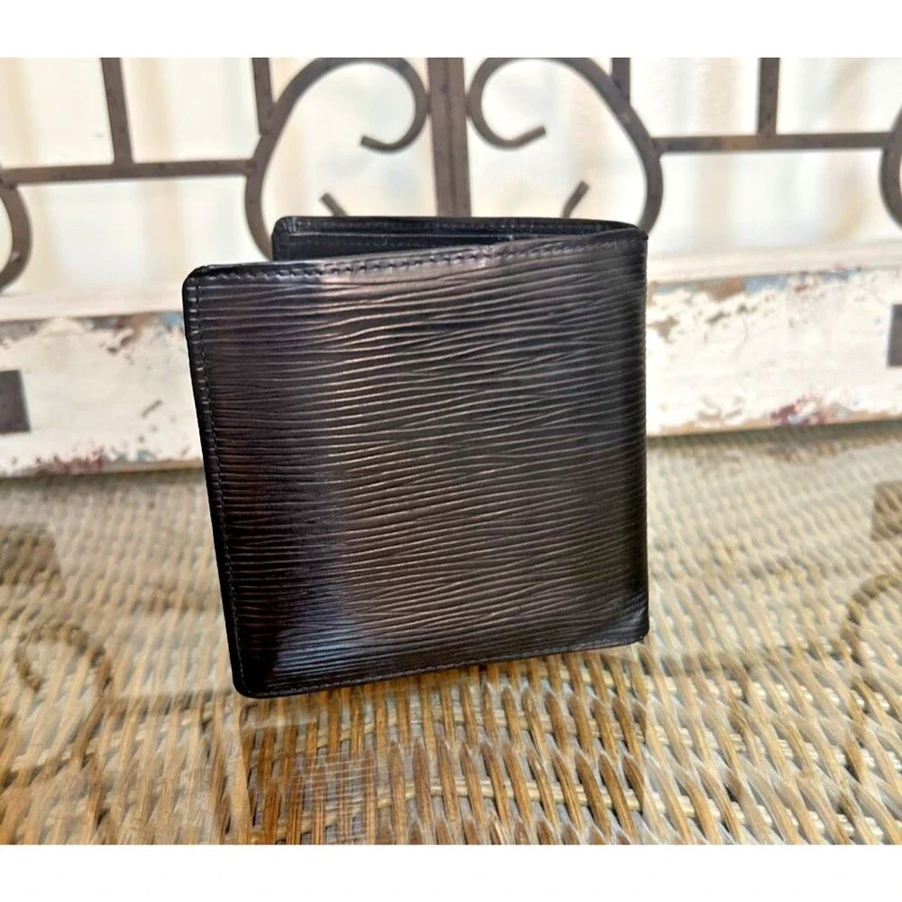 Louis Vuitton Men’s Black Bi-fold Wallet Recently Reconditioned